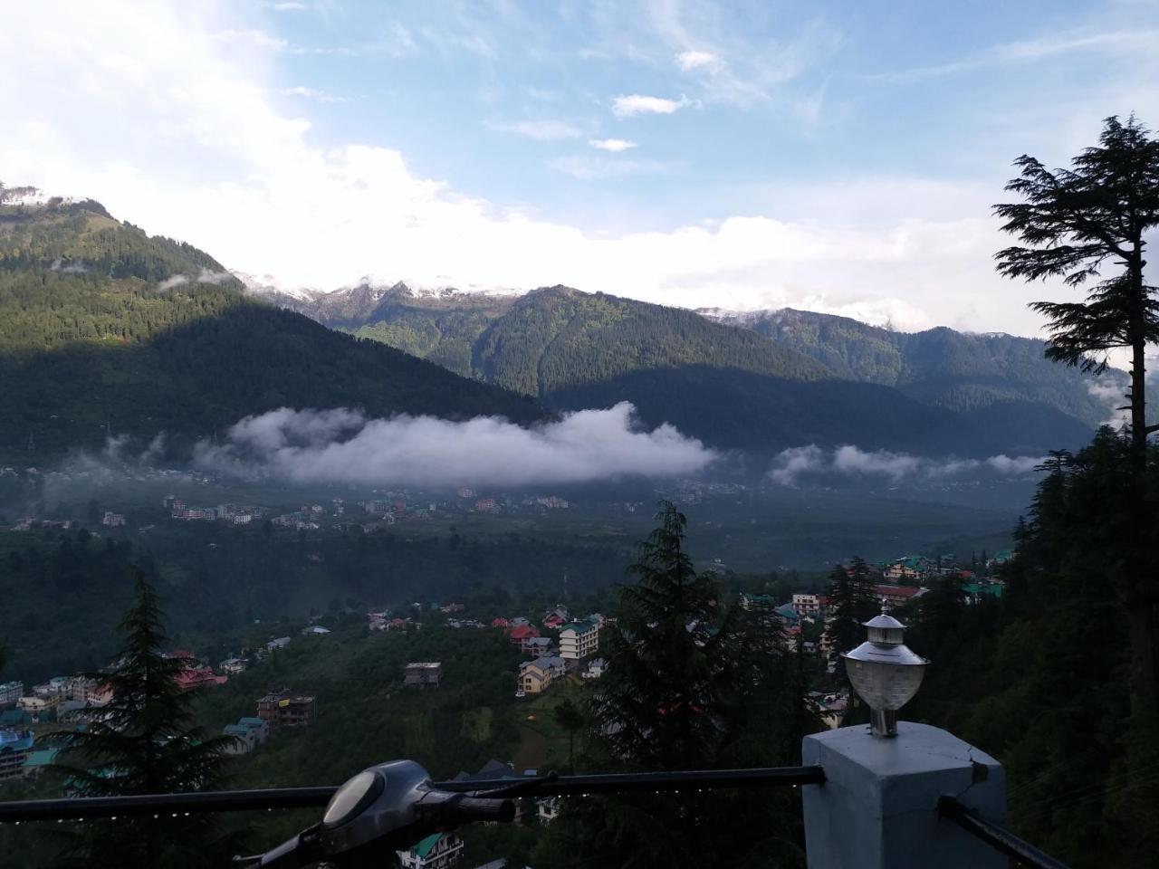 Hotel Seven Hills Manali Eksteriør billede