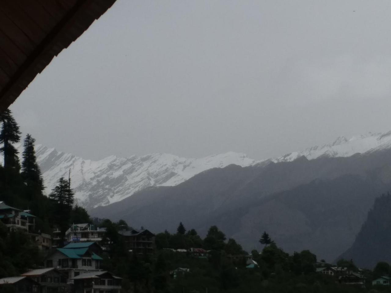 Hotel Seven Hills Manali Eksteriør billede