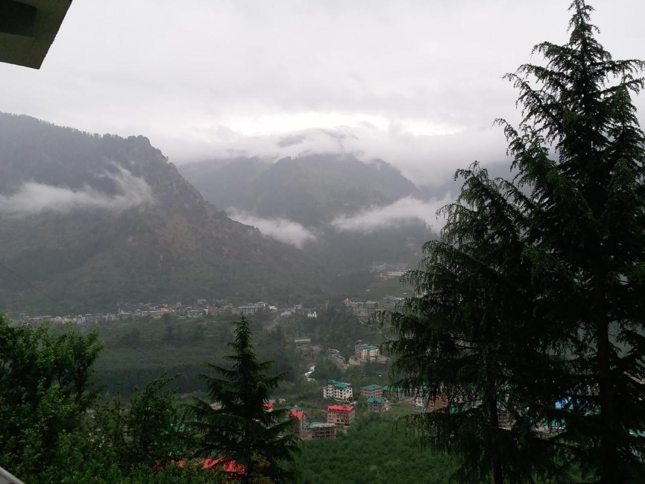 Hotel Seven Hills Manali Eksteriør billede