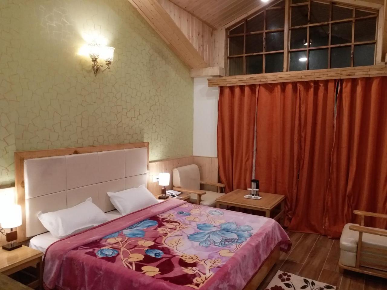 Hotel Seven Hills Manali Eksteriør billede